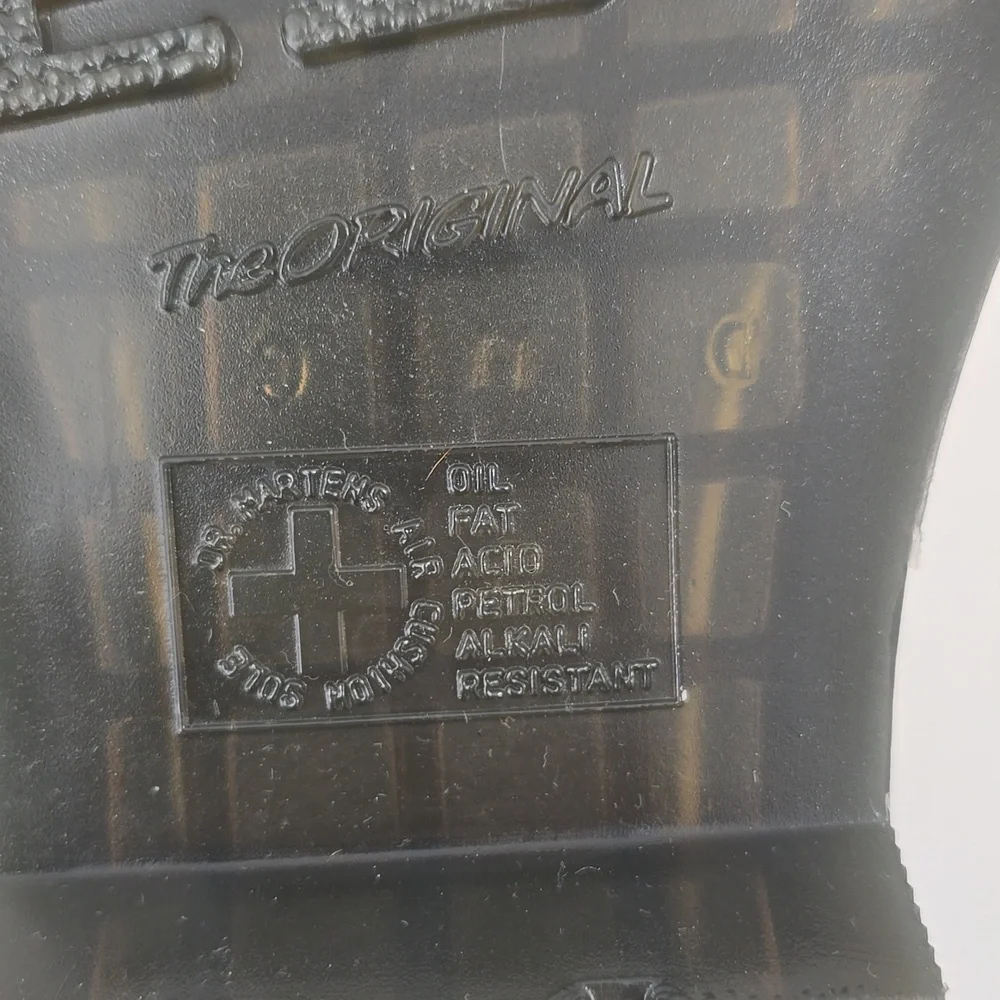NWT Dr Martens Vegan 2976 Chelsea Boots - Picture 10 of 14